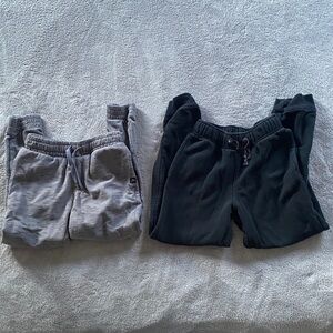Bundle of 2 Boys’ Sweatpants Size 6/7 (S)